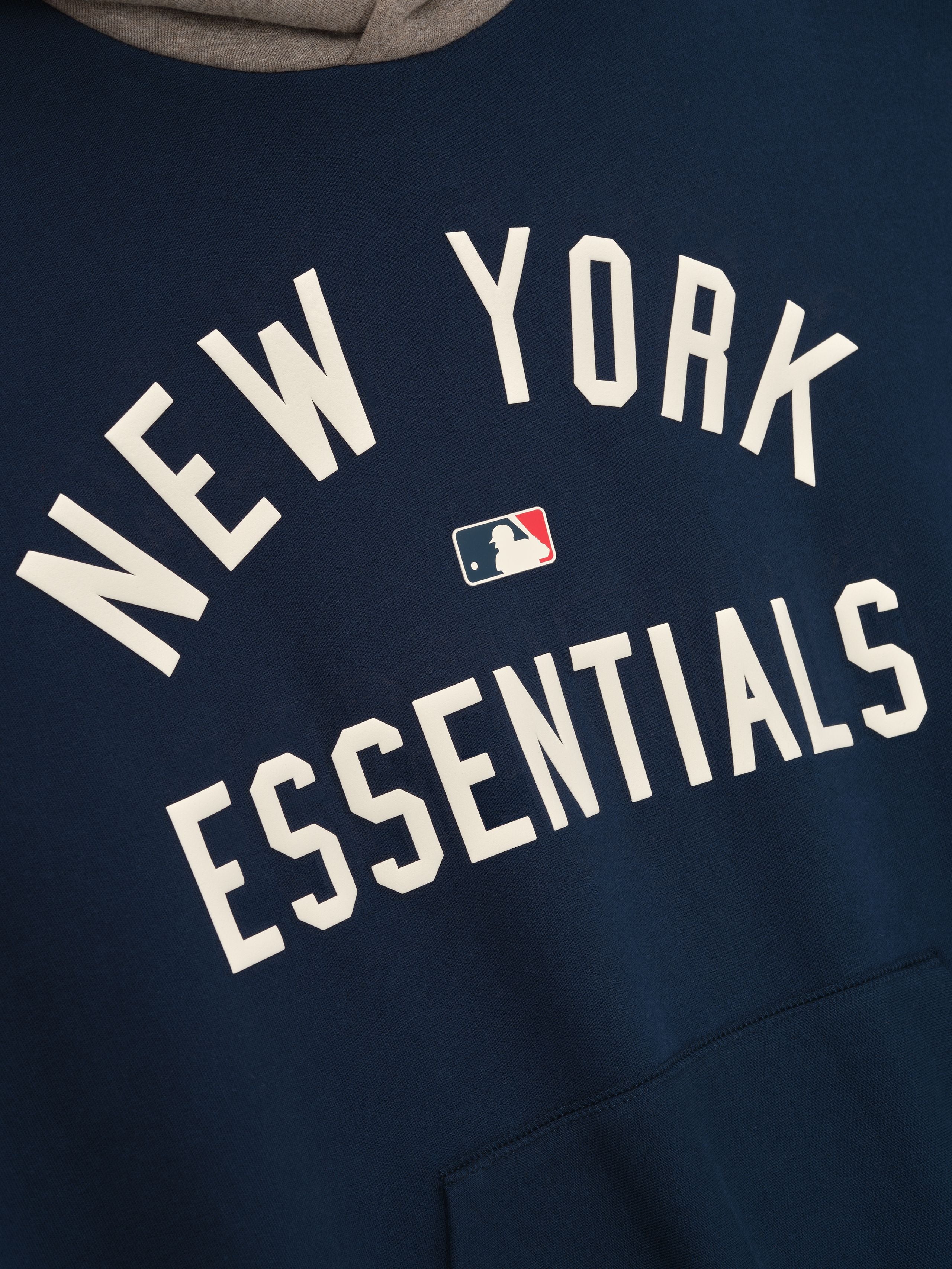 Yankees Sport Hoodie - Image 3