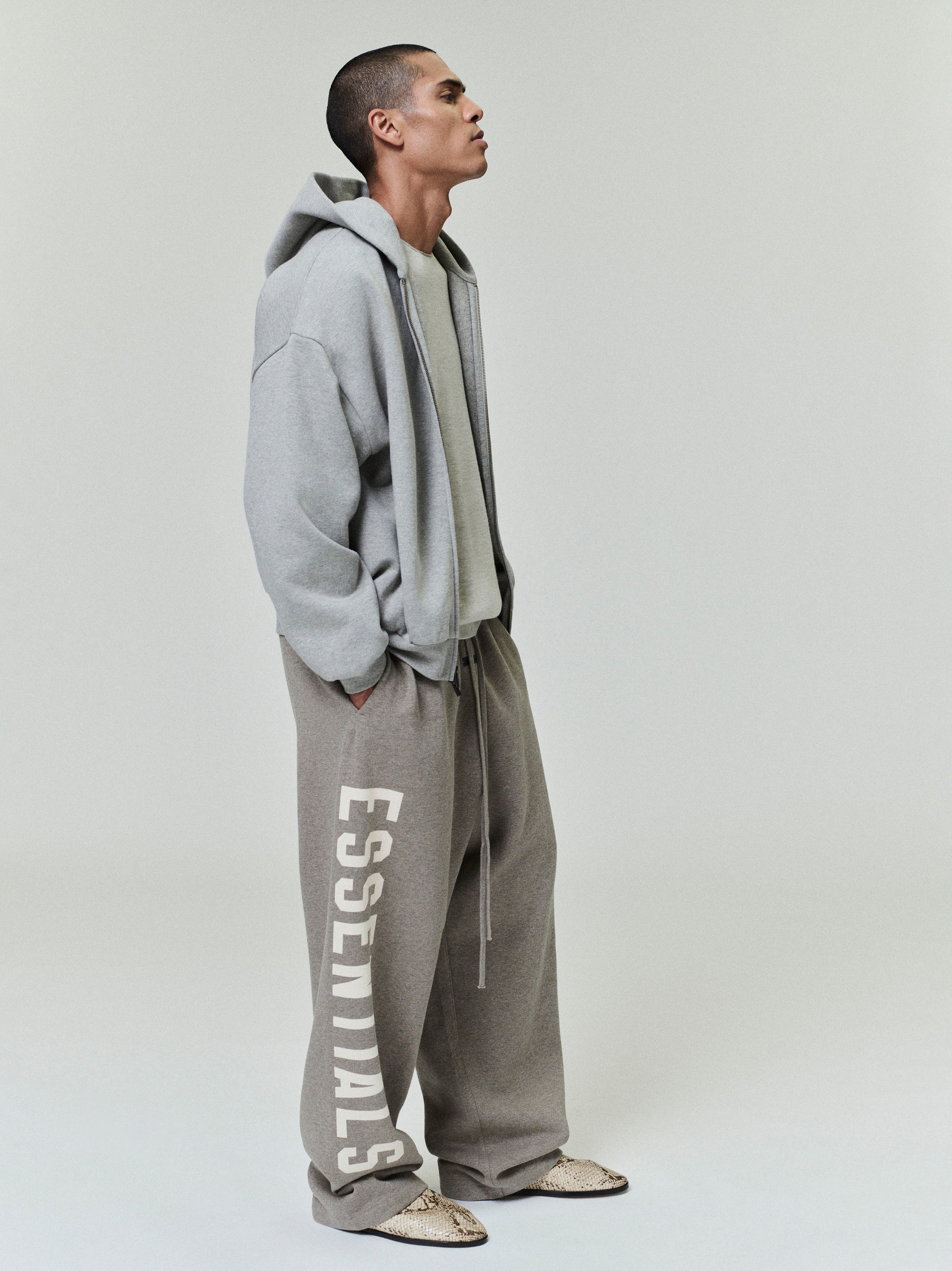 Embossed 90s Fit Fleece Zip-Up Hoodie - Image 3